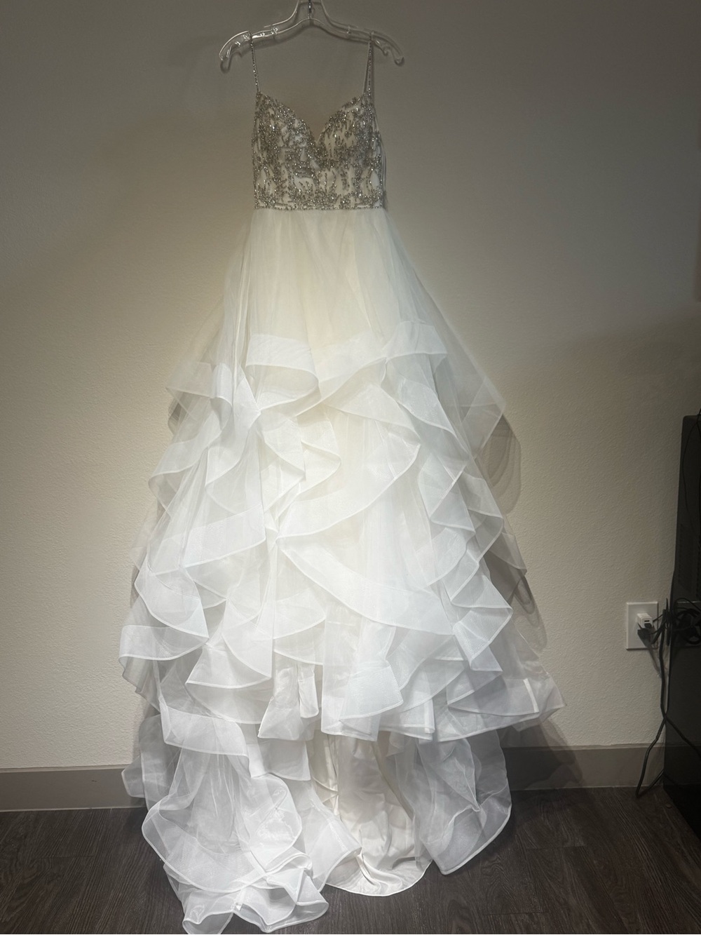 David's Bridal Hand Beaded Tiered Tulle Ball Gown Wedding Dress WG4007 6
